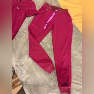 WOMENS FIGS SCRUBS!  LIKE NEW!